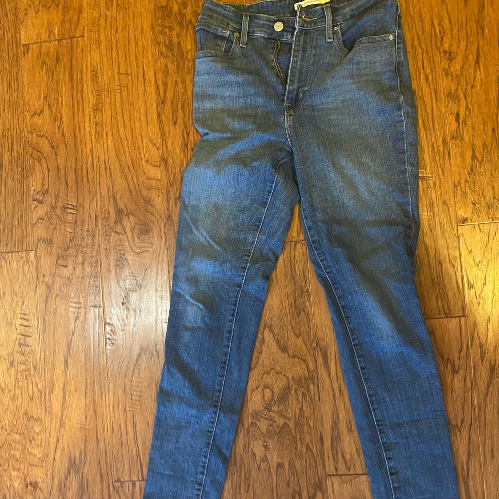 Levi’s 521 High Rise Skinny size 27